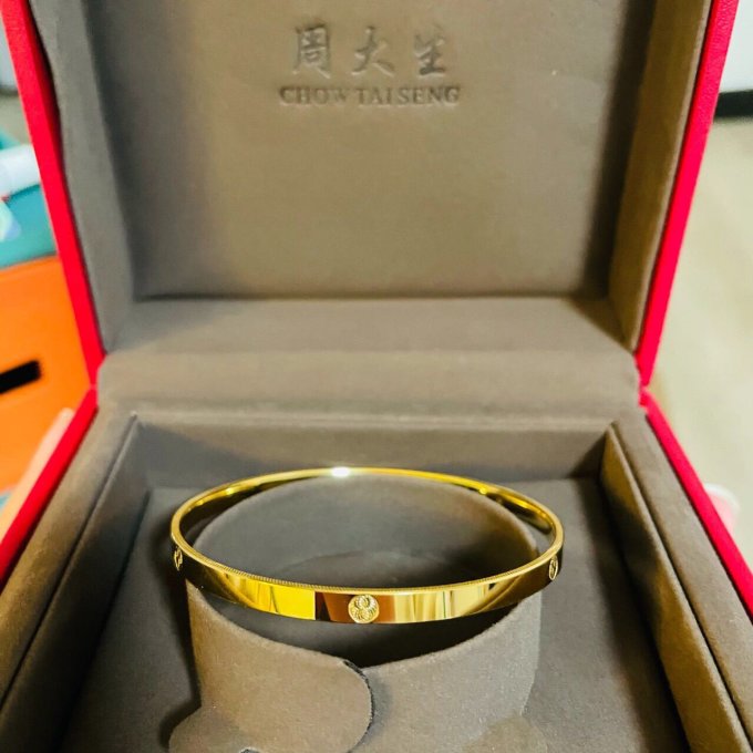 周大生黄金首饰
