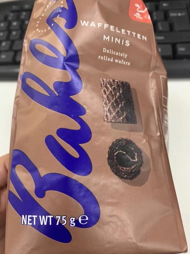 办公室零食就吃巧克力蛋卷