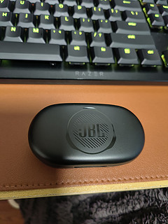 JBL quantum TWS