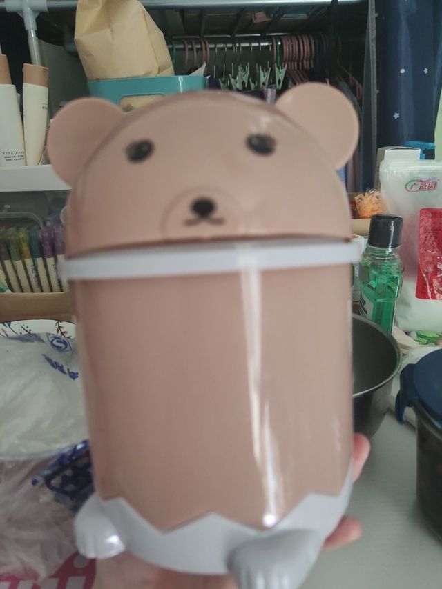 很喜欢的桌面垃圾桶