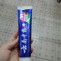 十分温润净白的质感的牙膏