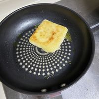 非常好吃的糯米糍粑煎一下就可以