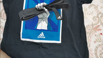 阿迪达斯 （adidas）短袖男t恤上衣透气跑步训练运动圆领半袖 黑蓝字母 M 