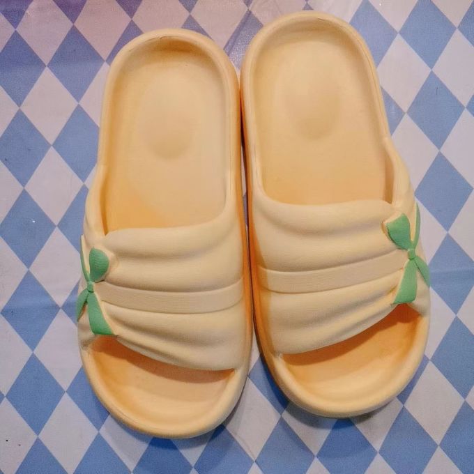 居家拖鞋