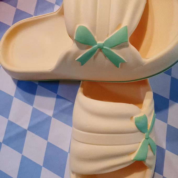 居家拖鞋