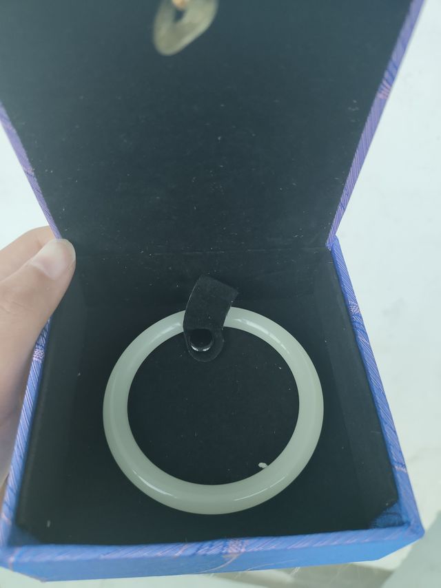 美丽的小玉镯来啦