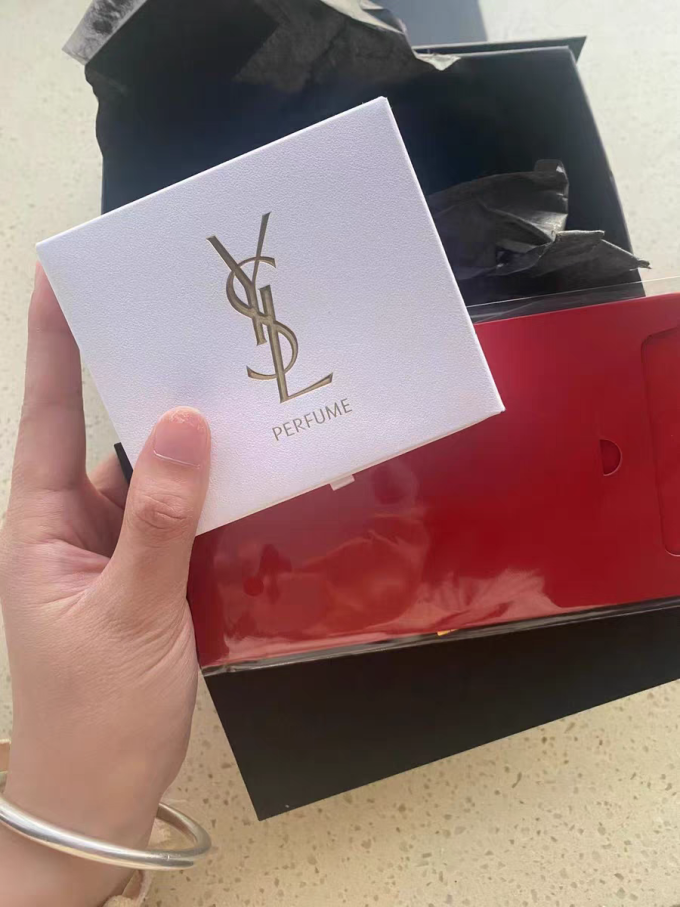 圣罗兰唇部彩妆