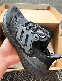 Adidas ULTRABOOST 22黑武士