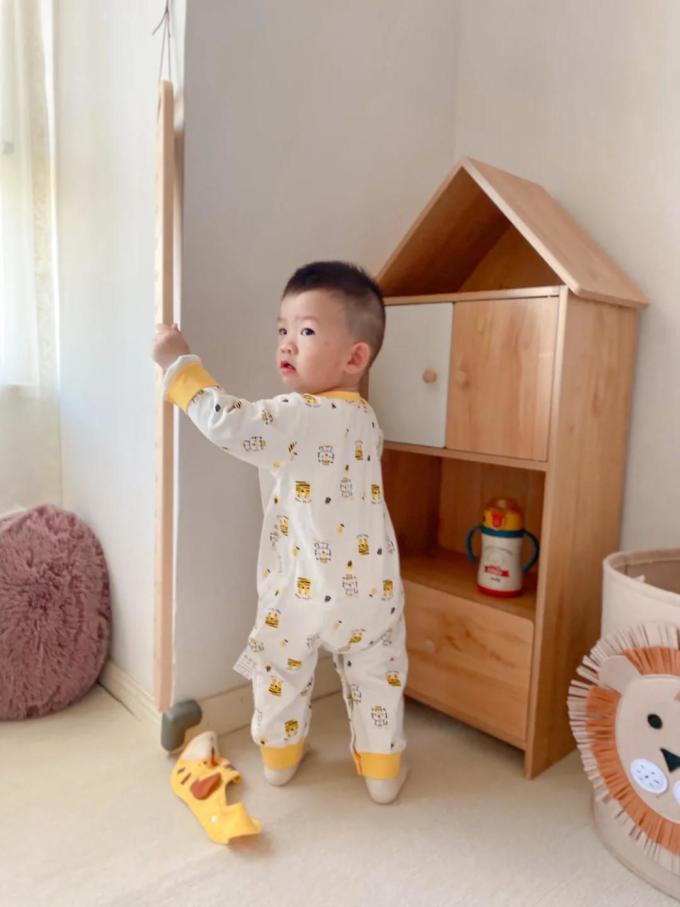 连身衣