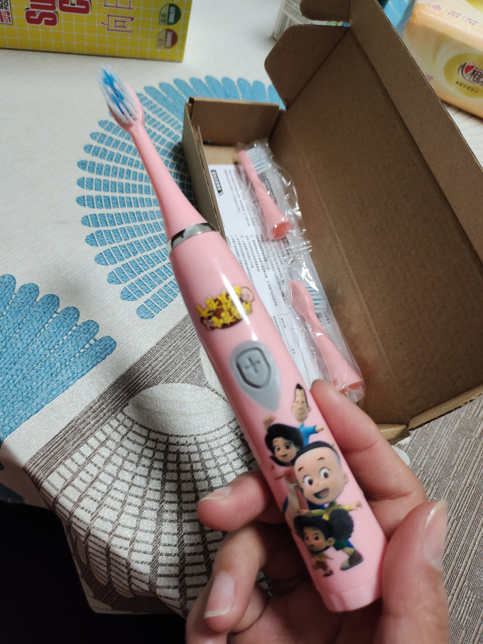 希尔顿灯具电动牙刷