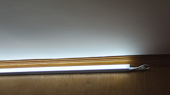 居家维修厮 篇四十五：省电费/将长灯管换成LED的/雷士（NVC）雷士照明1.2米LED灯管T5无影灯管一体化T5支架套装14W正白光6500K