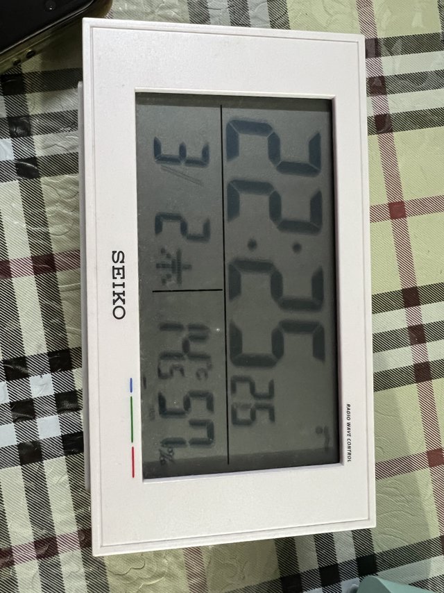 又一款日本产的精工光动能闹钟