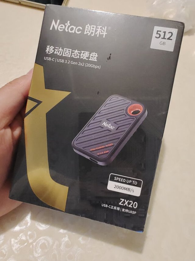 小巧做工不错,工作时的发热量可以接受。手