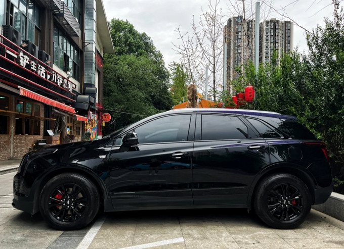 凯迪拉克中型SUV