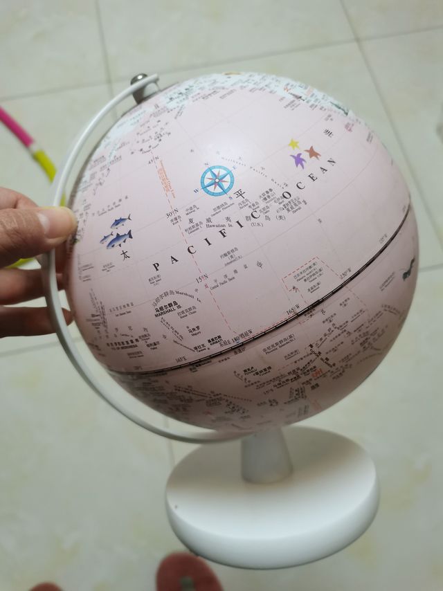 这款可以发光的地球仪