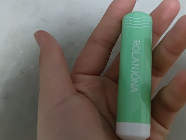 买了这款舒缓型的唇膏好用啊