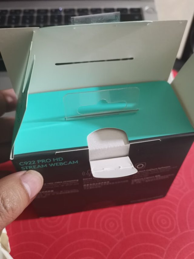 感觉还可以呀,特别是送的那个三脚架。很好