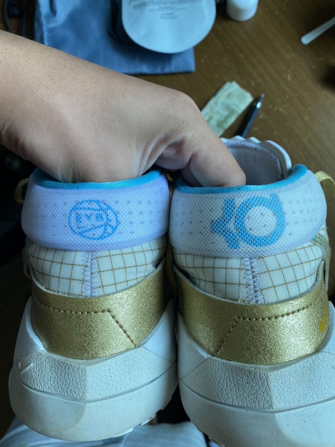耐克篮球鞋
