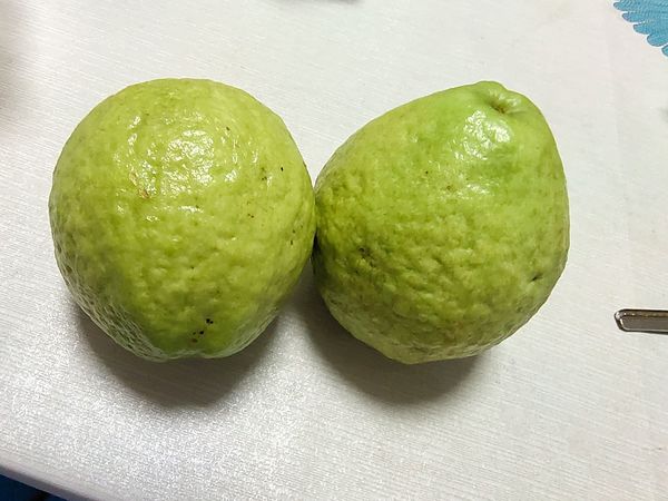 健康水果番石榴，美味到家，口齿榴香