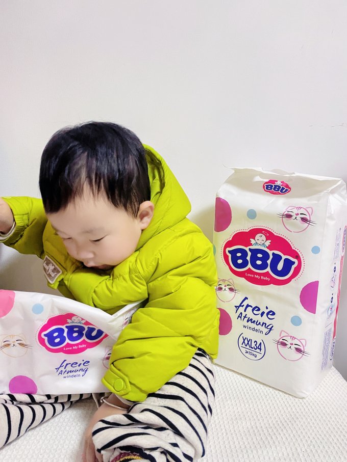 婴儿尿裤