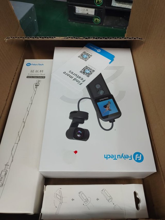 😃东西收到了，外观很漂亮，比较小巧，携带