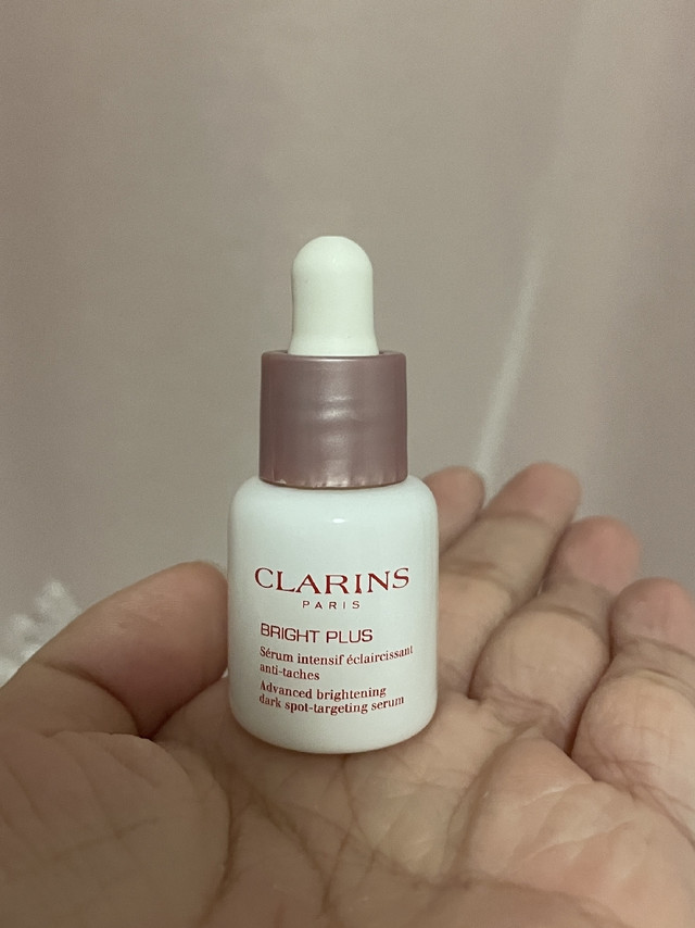 离冷白皮越来越近啦 我的美白精华