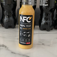 NFC100%橙汁鲜果冷榨好喝又有营养。