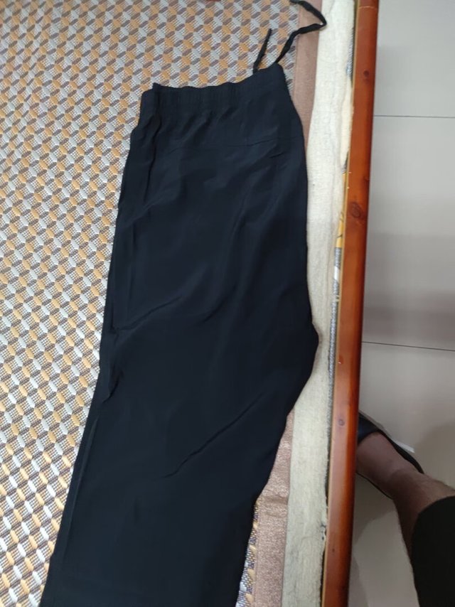 大小合适。透气性很好。舒适度不错
