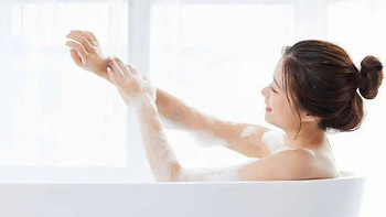 洗护美研所 篇八：浪漫春日，“浴”见宠溺泡泡和自带体香的发光美肌，这瓶真的太治愈了！
