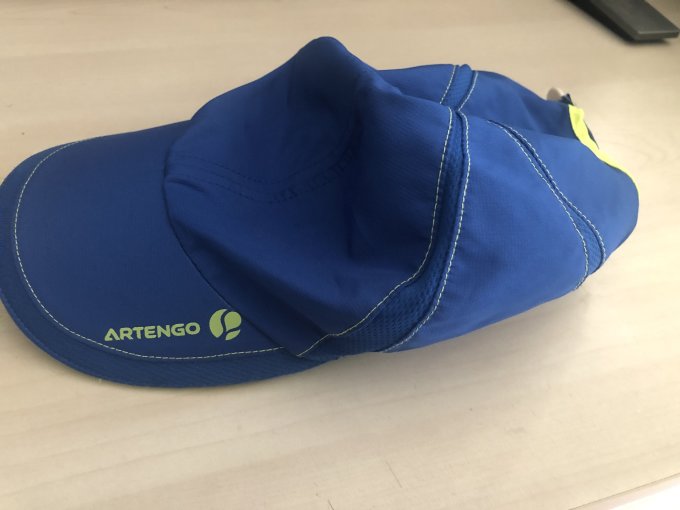 点就是看这个产品与人接触的地方是不是融洽和谐,人和帽子都互为满意