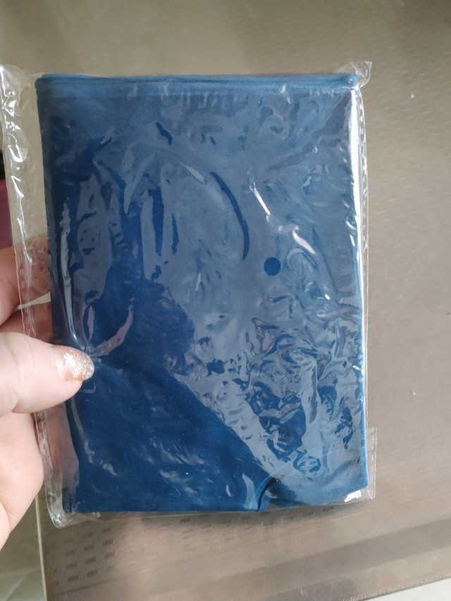 
宝贝收到，很好，结实，折叠起来便于携带