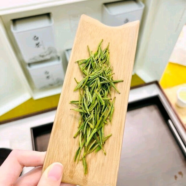 春茶，刚出芽的嫩茶，纯香甘甜