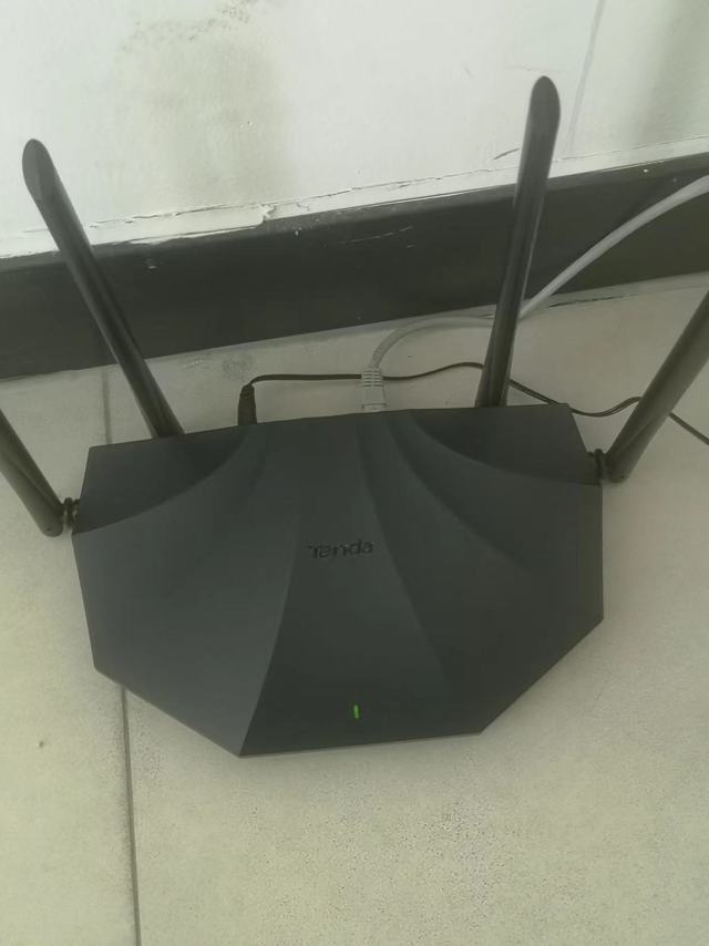 腾达产品用起来还是很不错的,安装起来特简