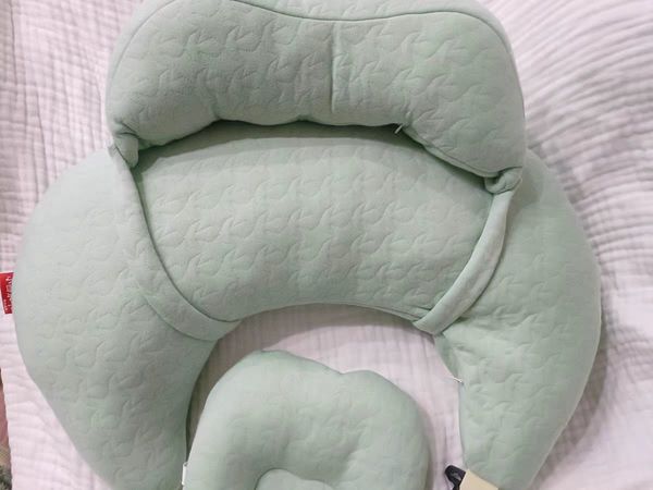 宝妈哺乳神器，宝宝坐卧垫