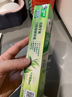 龙井绿茶牙膏