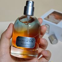 快看！这瓶香水里有星辰大海和落日余晖！