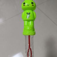 春日跑着追泡泡