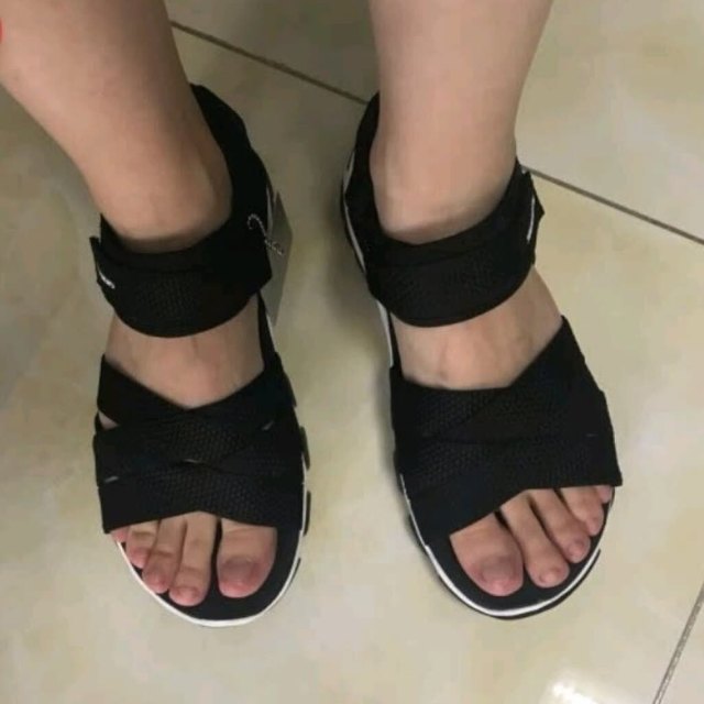 
京东物流超快，鞋穿着很舒服，家里日用品
