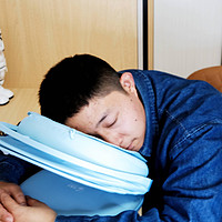 小学生午睡神器，车厘子午休枕CP06五大优势，让孩子睡得更舒服