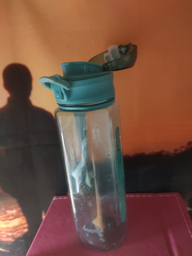 大容量的塑料水杯哦😍