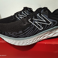 Newbalance定级缓震系跑鞋