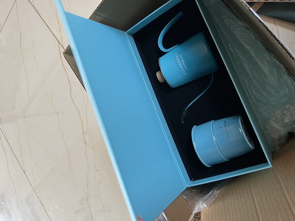 买了三套发一个快递，说好备注多放两个袋子