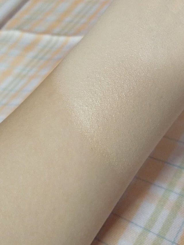 感觉整体还不错，上脸效果很好，干干净净