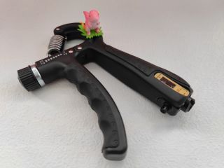手部锻炼的好器械之握力器