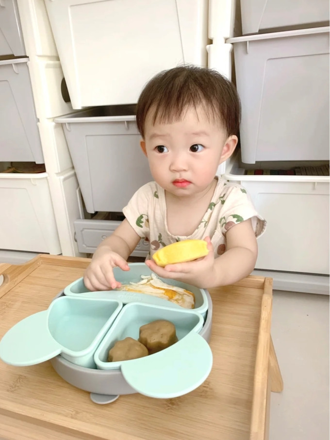 儿童餐具