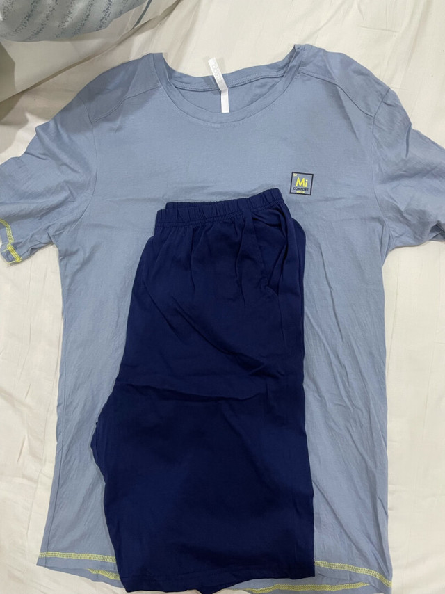 衣服纯棉的，客服推荐的码数也很合适，透气