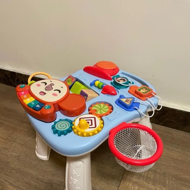 颜值很高，本来以为是轻飘飘的塑料感，没想
