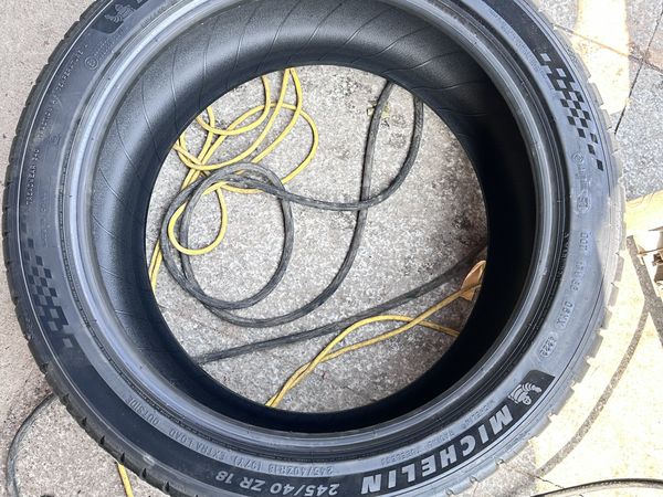 奖励老迈奥迪A4l两双aj（米其林竟驰）