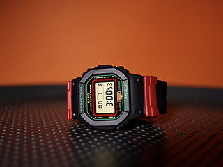 235的G-SHOCK 5600 小方块圣诞版，春天绝配