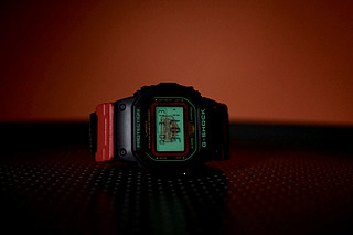 235的G-SHOCK 5600 小方块圣诞版，春天绝配